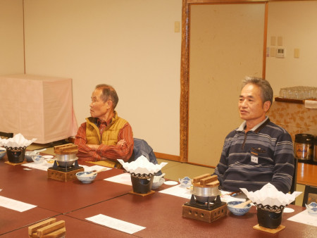 開会前の松下・川原修一