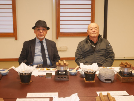 開会前の長野・加治屋